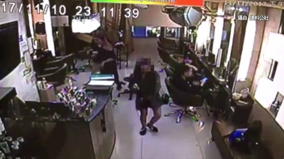 �_��һ��Ů���������^��������