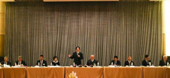 賴(lài)清德拯救低薪“新舉措” 遭商界白眼勞工抗議 賴(lài)清德拯救低薪“新舉措” 遭商界白眼勞工抗議