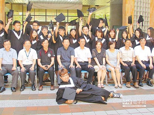 臺(tái)生教授出走大陸尋獲新天地 蔡當(dāng)局執(zhí)政下的臺(tái)灣高教奄奄一息 臺(tái)生教授出走大陸尋獲新天地 蔡當(dāng)局執(zhí)政下的臺(tái)灣高教奄奄一息