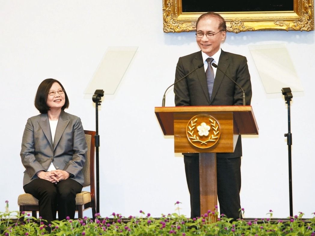 上任1年多為蔡英文背黑鍋N次,"背鍋俠"林全用完慘被棄 上任1年多為蔡英文背黑鍋N次,"背鍋俠"林全用完慘被棄