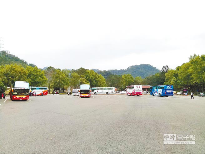 黃金周大陸游客出境游火熱 臺旅游業(yè)只能看著流口水 黃金周大陸游客出境游火熱 臺旅游業(yè)只能看著流口水