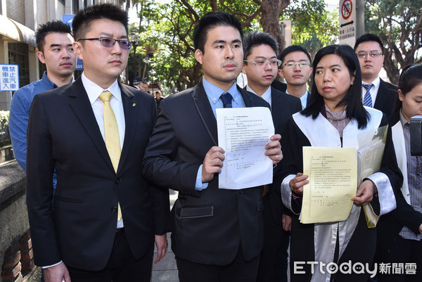 ���M�h�Gɫ�ֲ�����Թ ��Ӣ�������y(t��ng)"��"�����p��A��