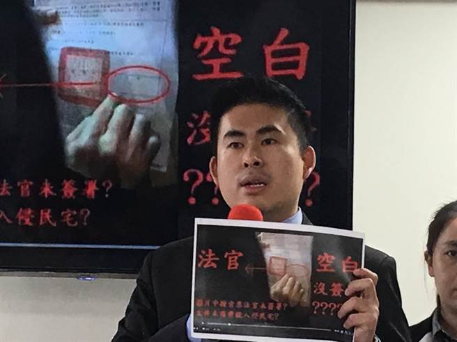 ���M�h�Gɫ�ֲ�����Թ ��Ӣ�������y(t��ng)"��"�����p��A��