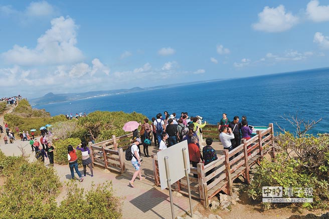 赴臺(tái)陸客減少 觀光收入8年來(lái)首見(jiàn)負(fù)增長(zhǎng) 赴臺(tái)陸客減少 觀光收入8年來(lái)首見(jiàn)負(fù)增長(zhǎng)