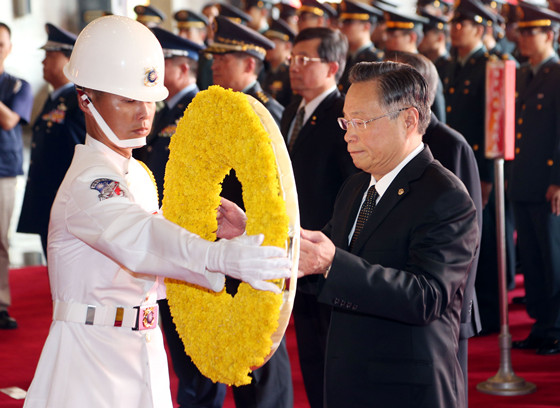 �_(t��i)��ӭ�h(yu��n)��܊���������ʿӢ�`�롰��������