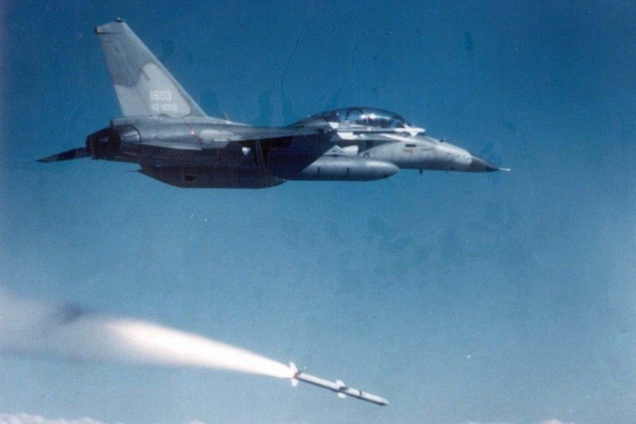 臺(tái)軍一飛彈點(diǎn)火失敗直接墜海 臺(tái)媒:臺(tái)軍得了"彈瘟"? 臺(tái)軍一飛彈點(diǎn)火失敗直接墜海 臺(tái)媒:臺(tái)軍得了"彈瘟"?