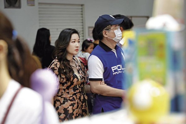 �{(l��n)�I(y��ng)��(zh��n)�����Ԫ��e���� ȢС19�q�Rβ��63�q�ٮ�(d��ng)�̰�