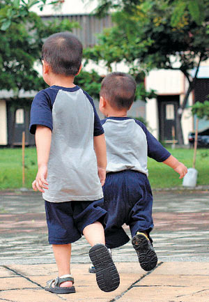 4�q�ġ����\����2 �q�ġ���������һ�������ֵ�����鸸�H��Ը����̎�����B(y��ng)���m(x��)������o���ҵ����B(y��ng)��ͥ���Ҹ������`���DƬ��Դ���_����(li��n)�����