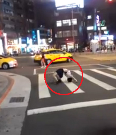 ��Ů��������^�R··�˂�Ŀ�����ÿ��¡�