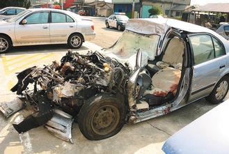 三人疑邊喝酒邊開車致車禍死亡車毀如廢鐵(圖)