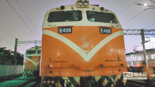 臺(tái)灣一火車(chē)司機(jī)高速行駛中墜軌同事感匪夷所思