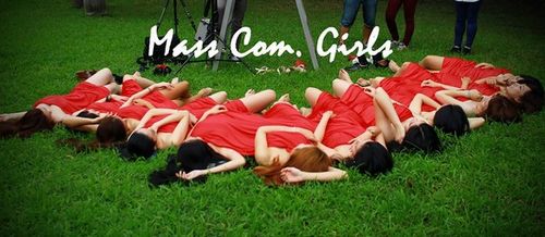 臺灣大學(xué)生拍“美女月歷”秀美腿小露性感(圖)