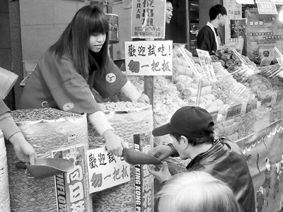 臺(tái)北迪化年貨大街:琳瑯滿目 建筑各具特色