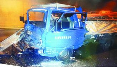 ˾�C������ɷ܇�_��һ�����Ȱl(f��)����܇�Bײ�¹�