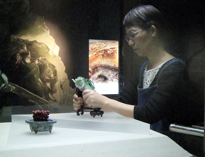 臺北故宮文物翠玉白菜裝箱赴日運(yùn)送過程曝光