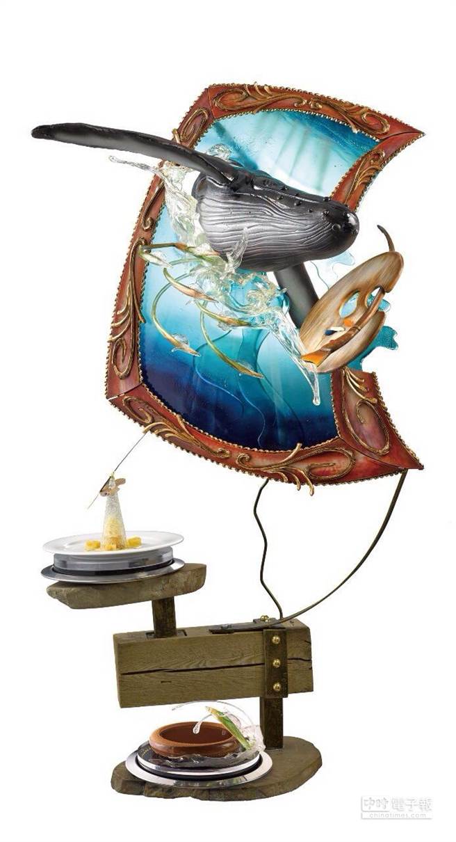 全球甜點大賽冠軍作品“深海藍畫映” 全球甜點大賽冠軍作品“深海藍畫映”