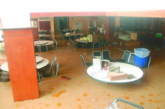 金門(mén)降5年來(lái)最大暴雨餐桌變浮舟客人逃命(圖)