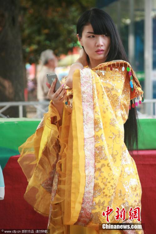 �P(y��ng)�ݰ��˹��b�ν� �b���׵�����