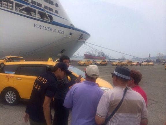 新北出租車司機喝醉拒酒測 強吻警方遭判刑 新北出租車司機喝醉拒酒測 強吻警方遭判刑