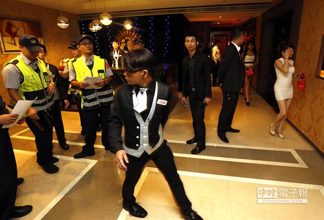 �_�����������l(f��)�ߺڳ� �����S��r���R�z