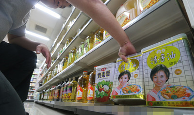 臺灣地溝油風暴再起 全臺稽查下架正義油品 臺灣地溝油風暴再起 全臺稽查下架正義油品