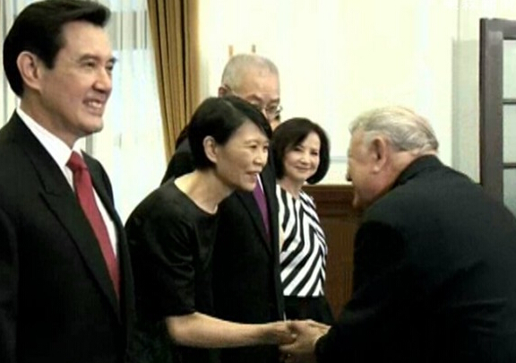 �����Ƕ��x���˲������ĺڰ����g�l�y�����������r���� ���_ý�D��