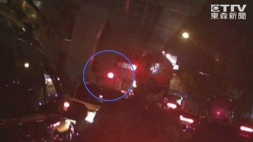 為救護(hù)車讓路卻變“闖紅燈”警方稱會幫忙銷單