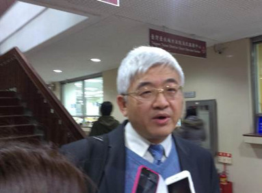 臺灣味全公司摻油案開庭 董事長李鳳翺辯稱無罪(圖) 臺灣味全公司摻油案開庭 董事長李鳳翺辯稱無罪(圖)