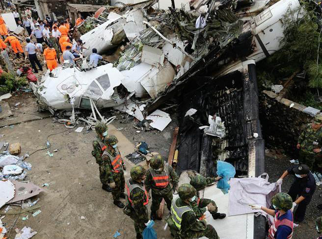 復興空難報告:飛機走錯方向中 2名駕駛沒看到跑道 復興空難報告:飛機走錯方向中 2名駕駛沒看到跑道