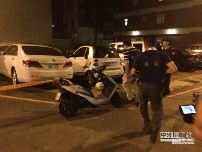 竹北爆發(fā)警匪槍戰(zhàn) 1男1女中彈送醫(yī)(組圖) 竹北爆發(fā)警匪槍戰(zhàn) 1男1女中彈送醫(yī)(組圖)