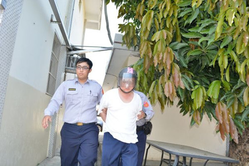 道士殺父害妻詐保險(xiǎn)金被收押(圖)