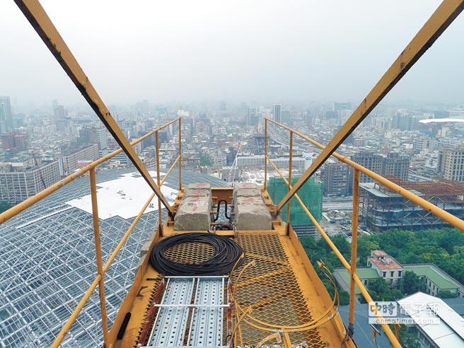 臺(tái)北大巨蛋工程防護(hù)措施輕忽 至少罰102萬(wàn)(圖) 臺(tái)北大巨蛋工程防護(hù)措施輕忽 至少罰102萬(wàn)(圖)