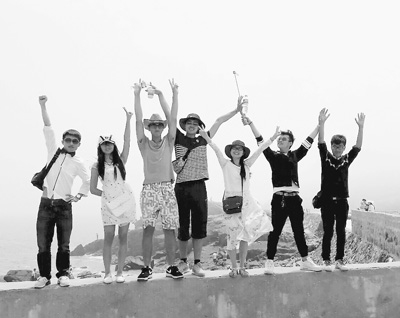 臺生在大陸揮灑別樣青春 學(xué)會了“斗地主”(圖) 臺生在大陸揮灑別樣青春 學(xué)會了“斗地主”(圖)