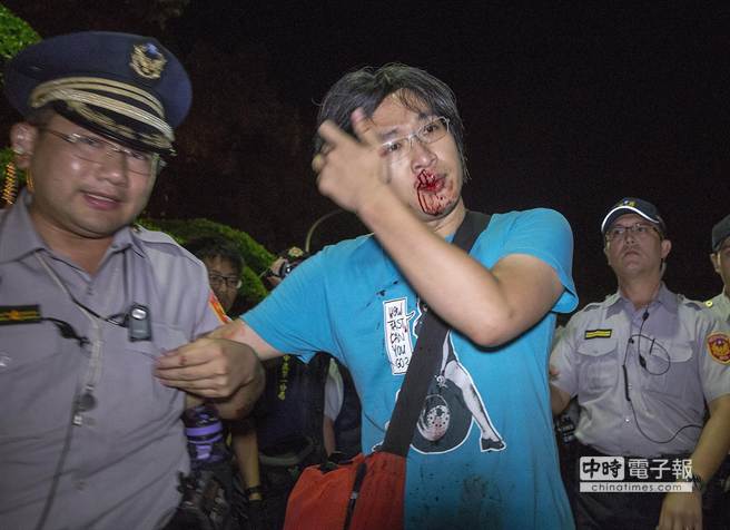 ������͵�ġ����n�V��Ů��˯�� �p������Ѫ�_ͻ���D��