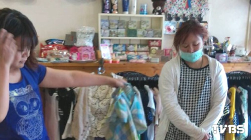 �_��һŮ��͵�·����u�W(w��ng)��Ů�b���h(yu��n)����һ�����D��