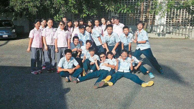 �_���г��������춼����ѝ�όW(xu��)����Ǹ��������j�������^(q��)����³���ȫУ�ųɌW(xu��)�����Lѝ�όW(xu��)������У�@�ļ��澰��