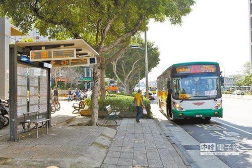臺(tái)北擬調(diào)漲公交票價(jià)軍警優(yōu)惠最后保留一年(圖)