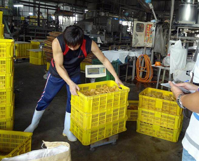 ���|�ؙz���۴������}����