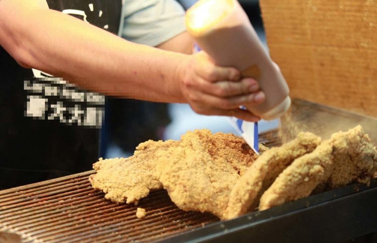 人情味濃:誠實換來免費雞排 網(wǎng)友大贊太溫暖 人情味濃:誠實換來免費雞排 網(wǎng)友大贊太溫暖