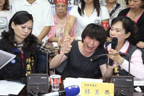 ���^(gu��)�����z���_(t��i)��һŮ�W(xu��)������ǰ���V�ώ�����ĸ�H