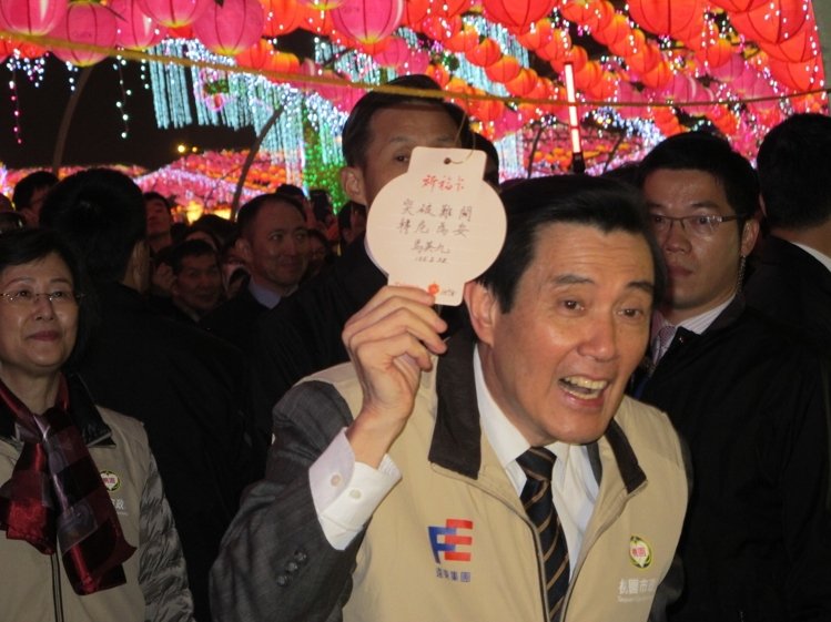 臺灣元宵節(jié)燈會昨晚開幕 吸引130萬人次規(guī)模破紀錄 臺灣元宵節(jié)燈會昨晚開幕 吸引130萬人次規(guī)模破紀錄