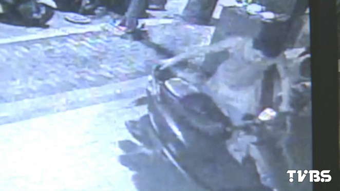 車主"偷"車 修車行老板無(wú)奈報(bào)警"吃閉門羹“ 車主"偷"車 修車行老板無(wú)奈報(bào)警"吃閉門羹“