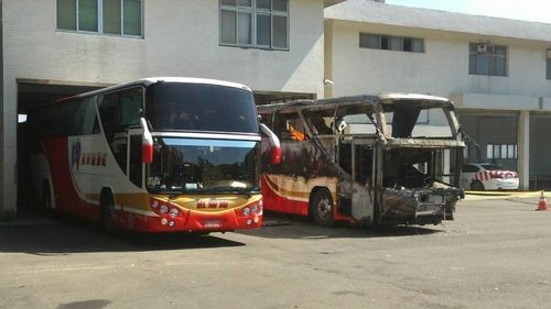 臺(tái)游覽車起火:檢方等部門調(diào)出同款車比對(duì)找原因
