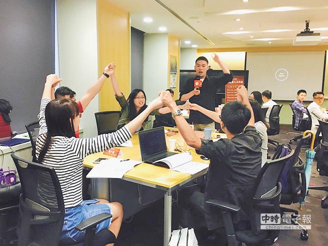 35�q���ִ�ࣨվ���ߣ��c������������ڹ�ͬ��(chu��ng)�I(y��)