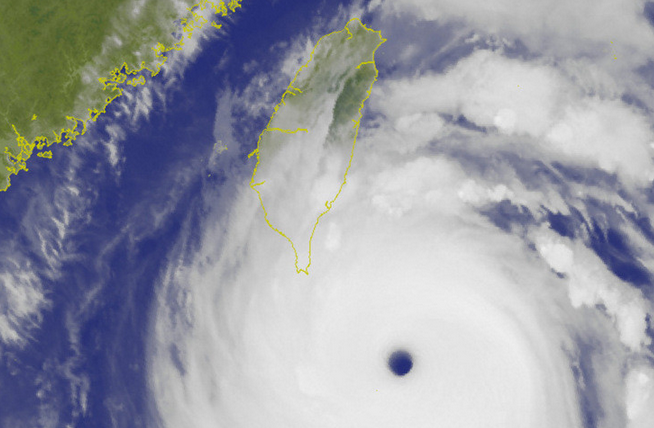 21年來(lái)最強(qiáng)臺(tái)莫蘭蒂暴風(fēng)圈觸恒春半島 多縣市停班停課 21年來(lái)最強(qiáng)臺(tái)莫蘭蒂暴風(fēng)圈觸恒春半島 多縣市停班停課