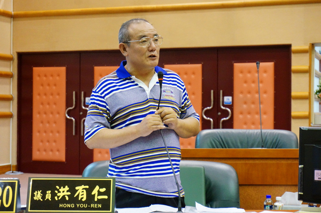 臺灣嘉義市議員涉開酒店剝削變性人 遭羈押禁見 臺灣嘉義市議員涉開酒店剝削變性人 遭羈押禁見