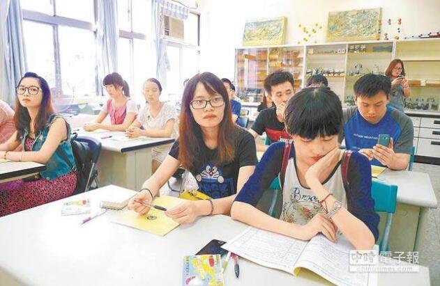 陸生納保再添限制條件 人數(shù)大幅縮減 陸生納保再添限制條件 人數(shù)大幅縮減