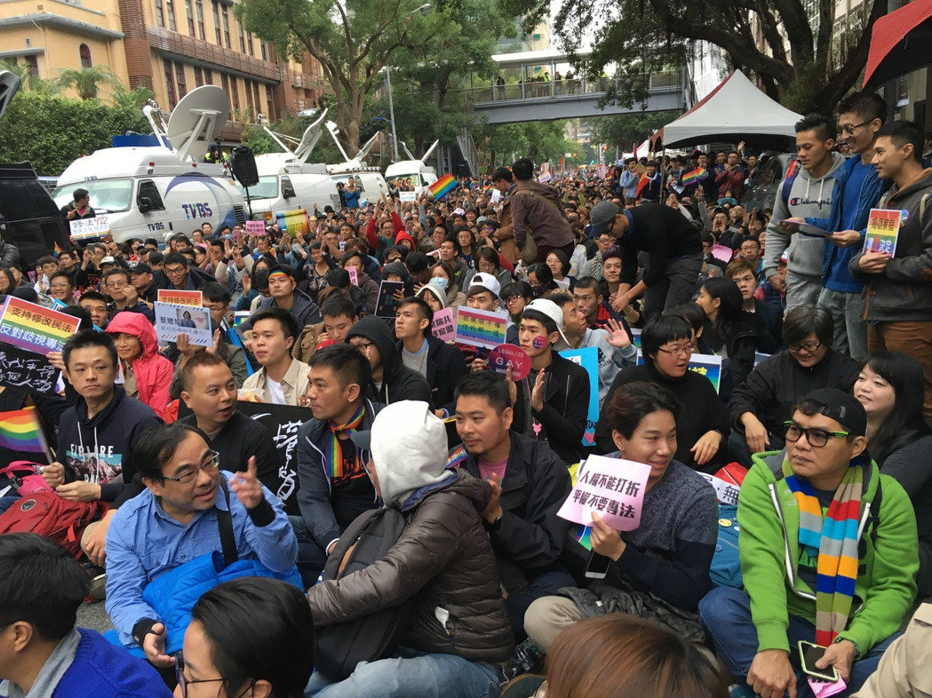 28�������f��ͦͬ�Ի������񱊰���������Ժ��