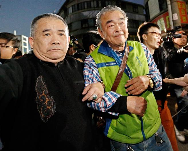 臺灣游覽車事故第5天 出事旅行社負責人出面道歉 臺灣游覽車事故第5天 出事旅行社負責人出面道歉