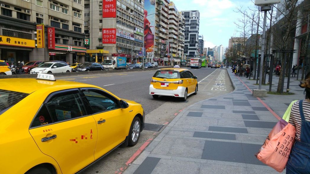 ��(y��ng)�˿ڸ��g�����_(t��i)��(d��ng)�֡���ͨ�����A(y��)�棬����܇˾�C(j��)���g���ƌ��ɬF(xi��n)��68�q�{(di��o)����70�q